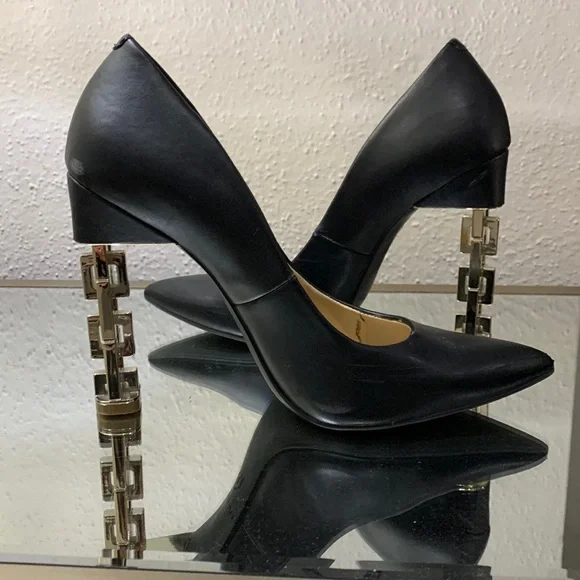 Katy Perry “Suzzie” Chain Heel Pump - Black - Size 8.5 - Picture 1 of 6